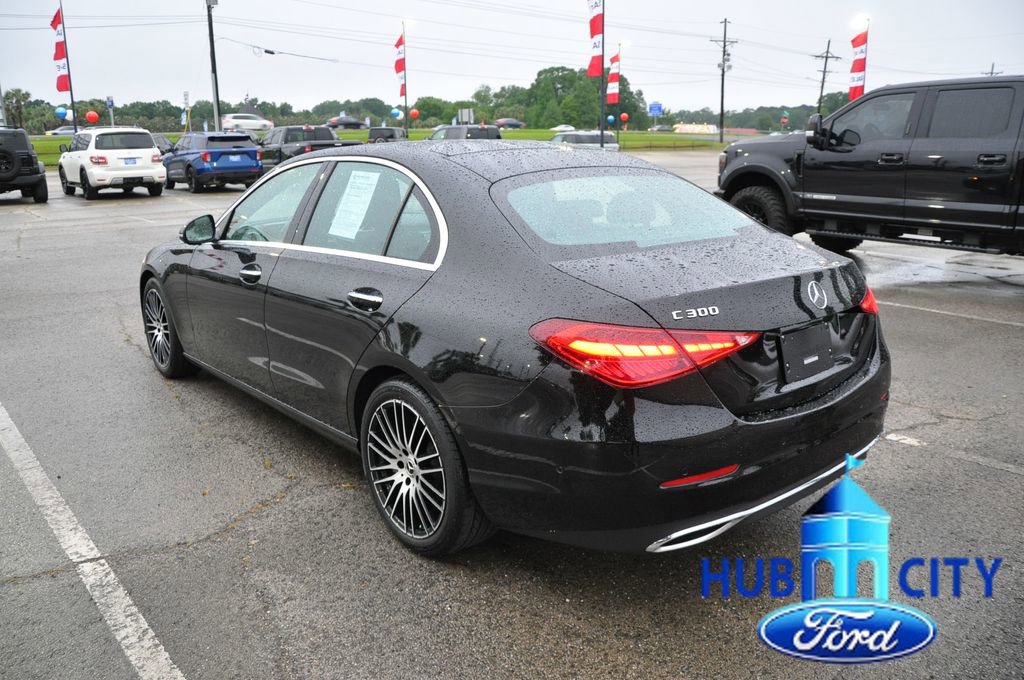 Used 2025 Mercedes-Benz C 300 Sedan image 3