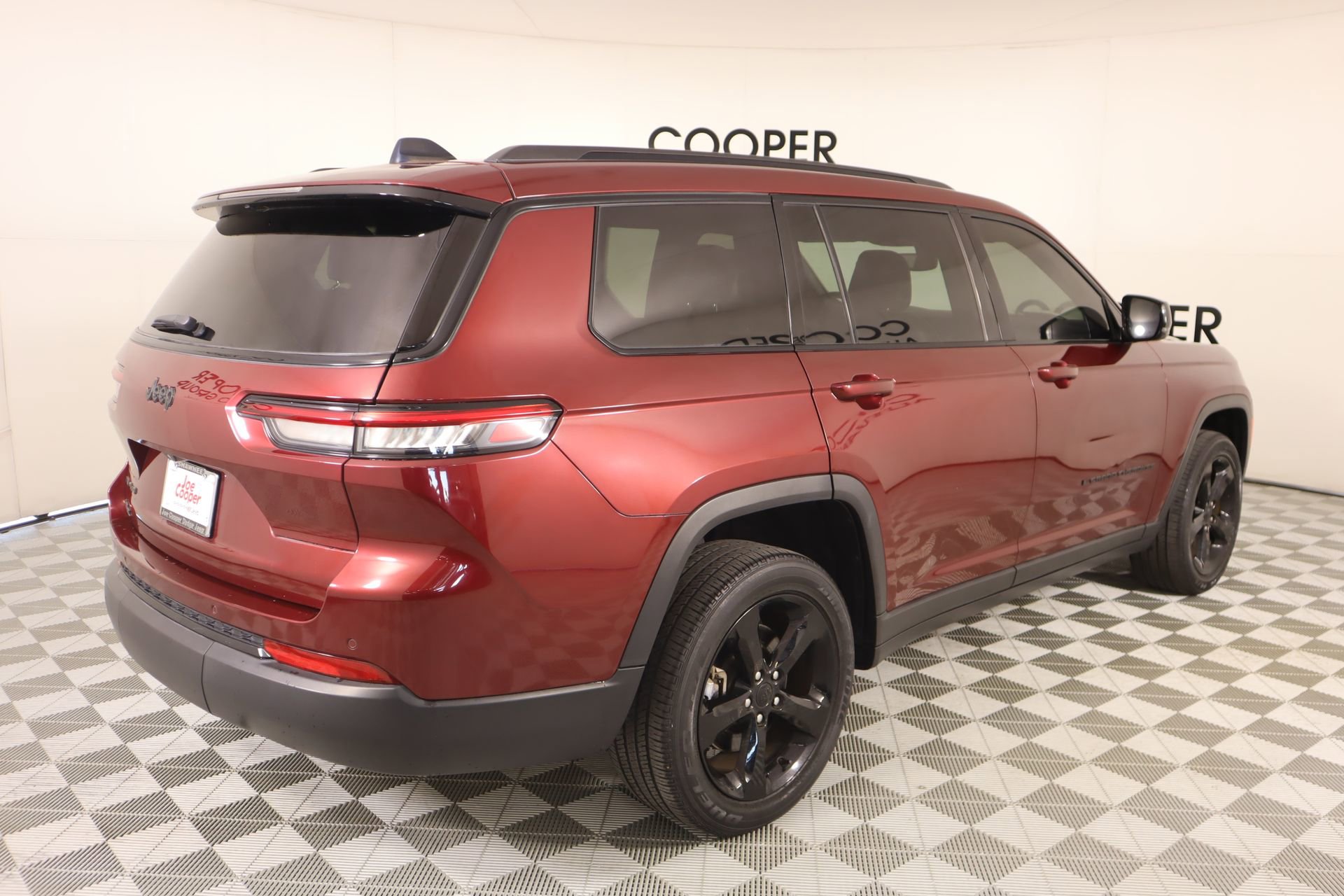 Used 2023 Jeep Grand Cherokee L Laredo image 22
