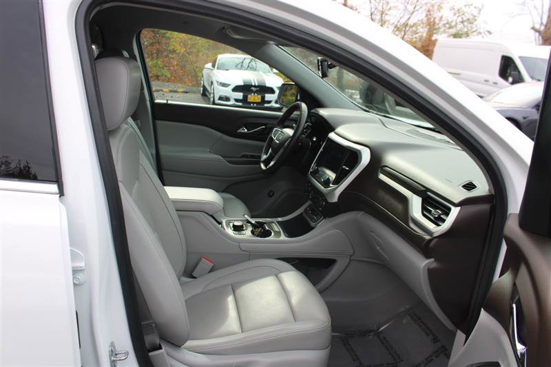 Used 2020 GMC Acadia SLT w/ Driver Alert Package II image 14