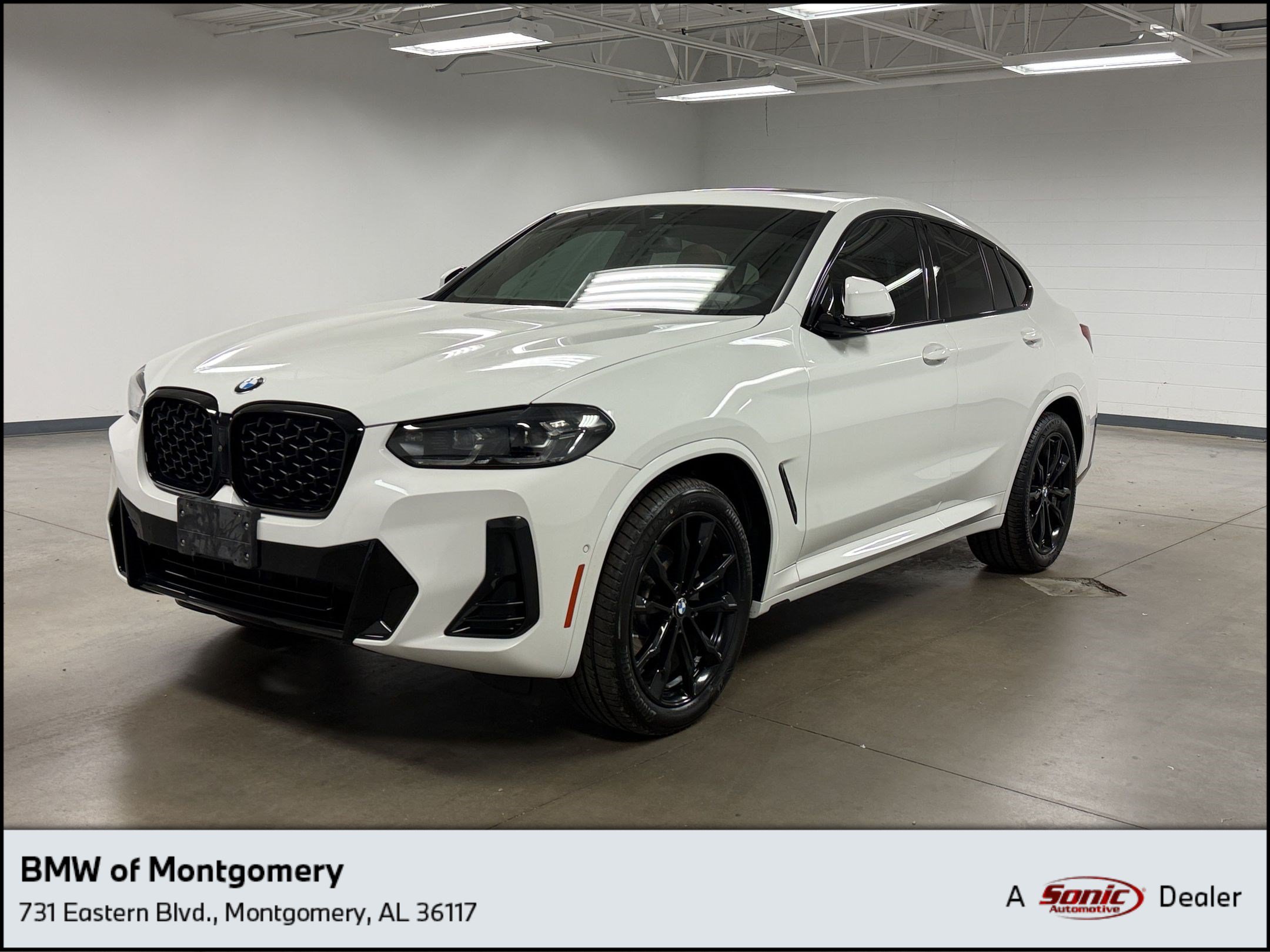 Certified 2025 BMW X4 xDrive30i w/ Premium Package AWD/4WD image 1