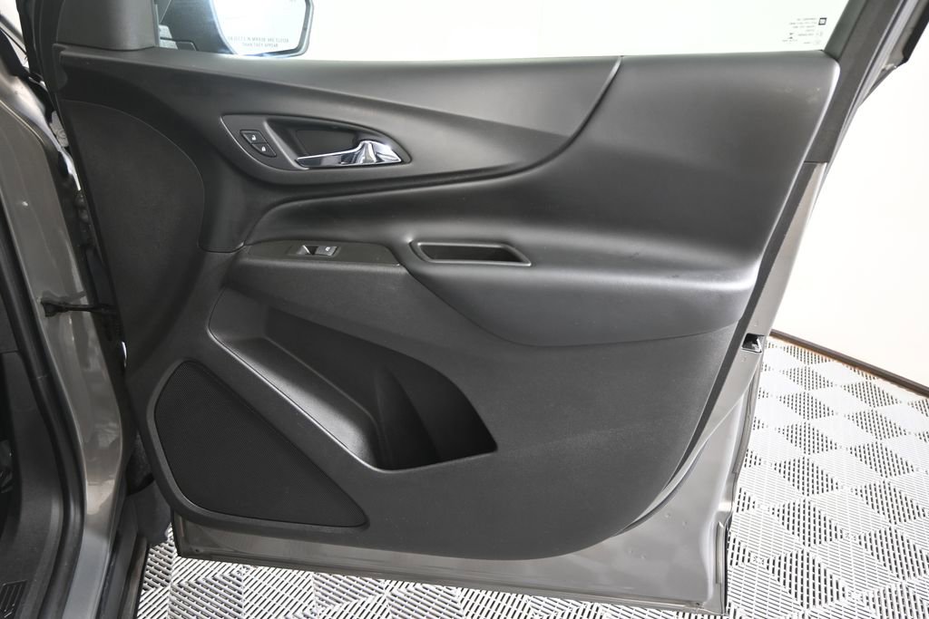 Used 2018 Chevrolet Equinox LT image 12