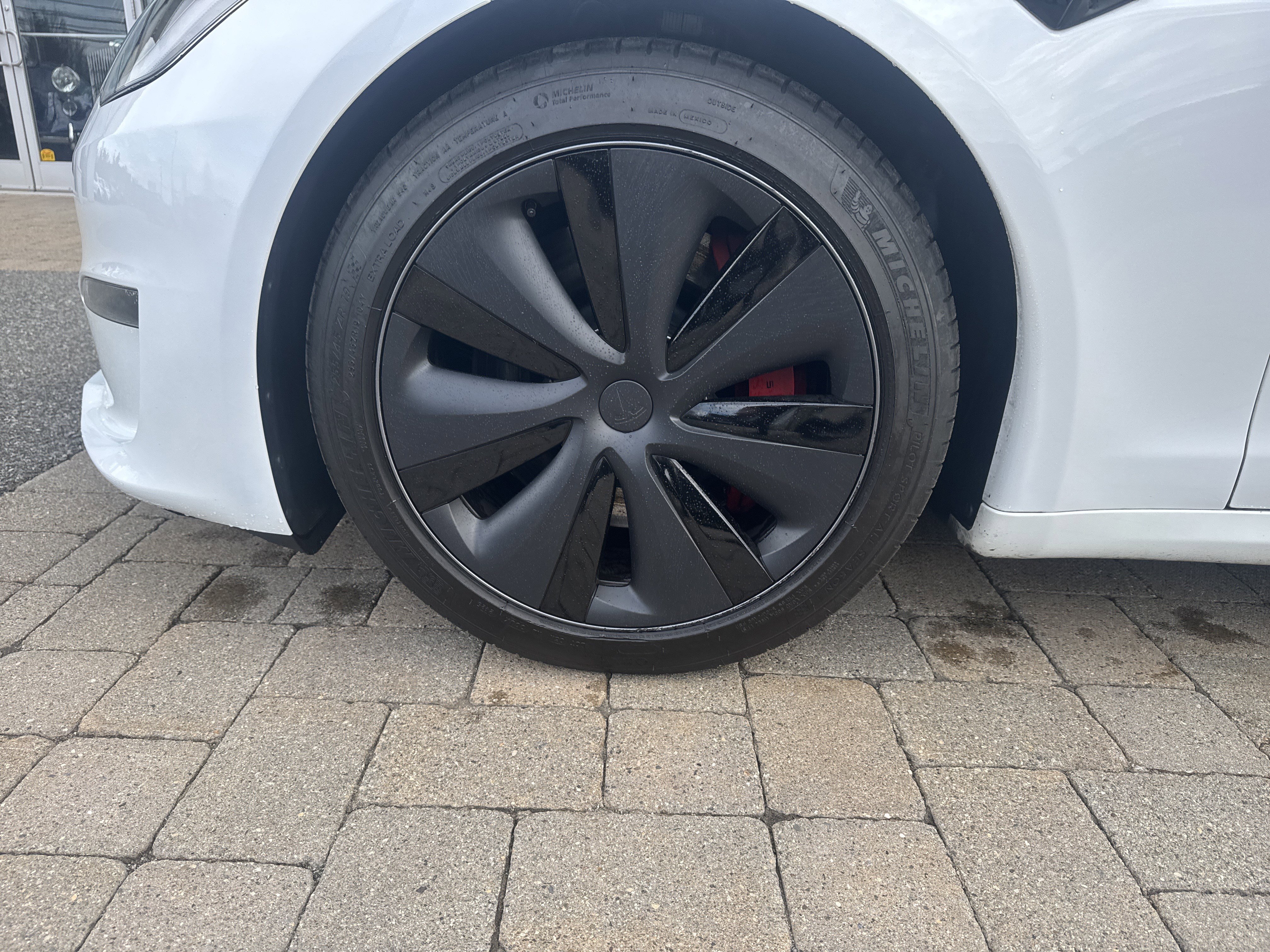 Used 2024 Tesla Model S Plaid image 6