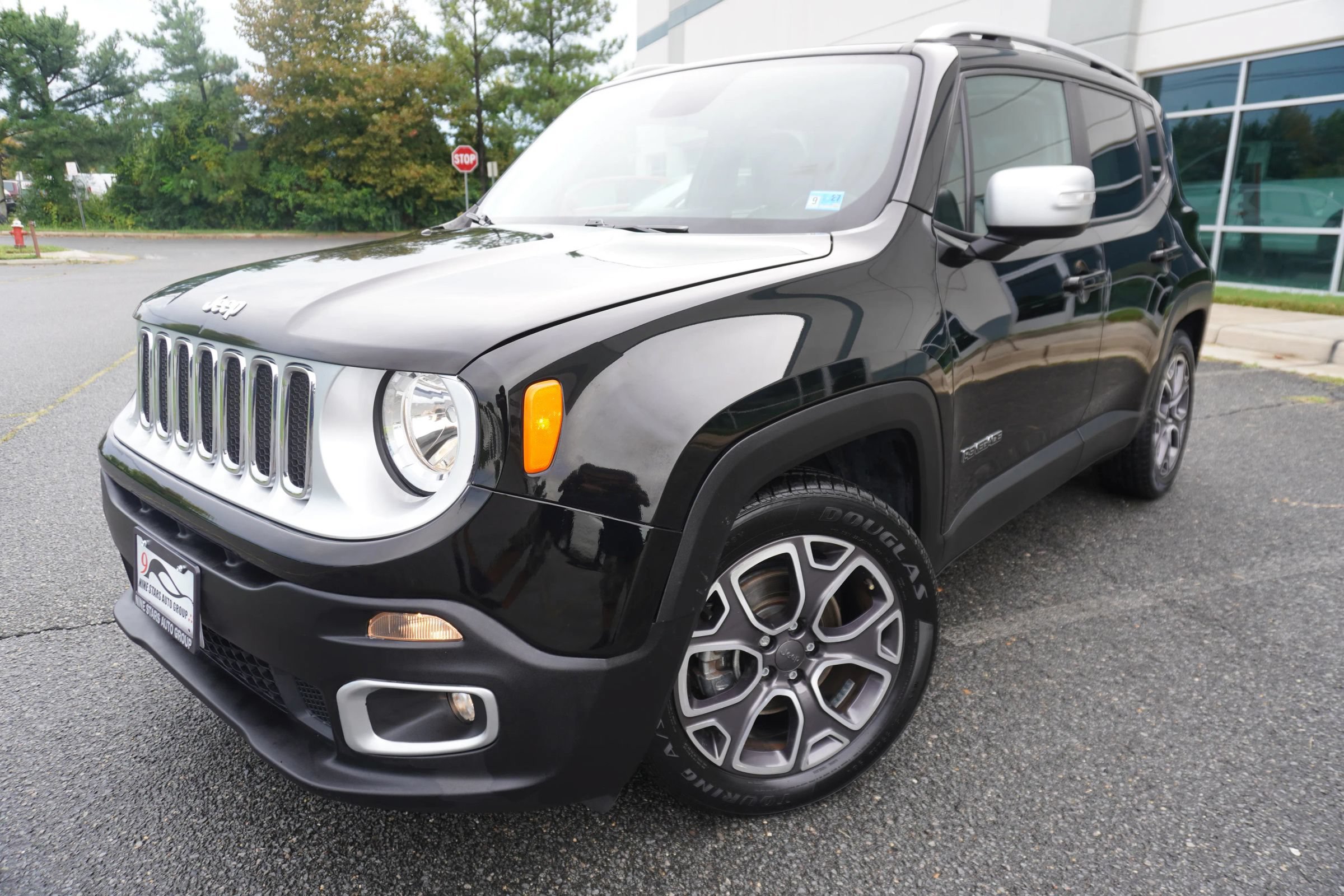 Used 2015 Jeep Renegade Limited FWD image 3