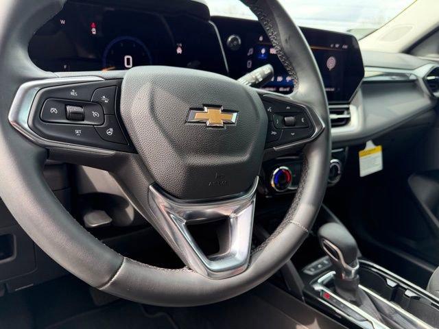 Used 2024 Chevrolet TrailBlazer LT w/ LT Cold Weather Package AWD/4WD image 15