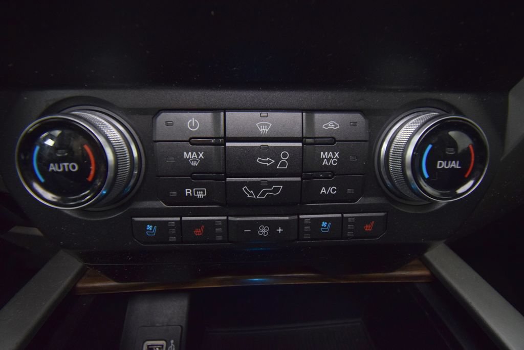 Used 2019 Ford F150 Lariat w/ Equipment Group 502A Luxury AWD/4WD image 38