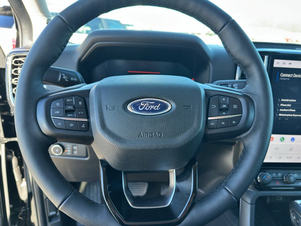 Used 2025 Ford Ranger Lariat w/ Black Appearance Package image 16