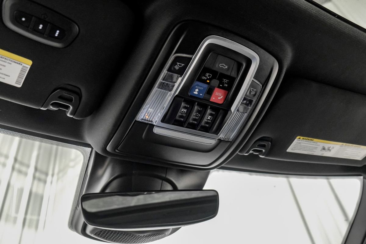 Used 2020 RAM 3500 Laramie w/ Night Edition image 23