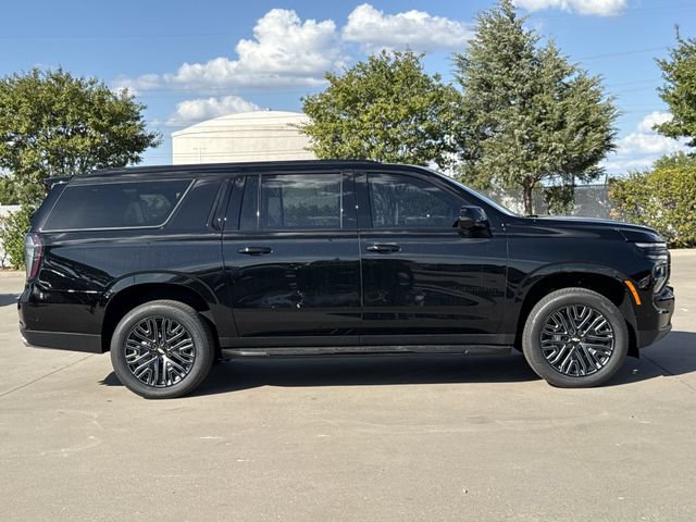 New 2026 Chevrolet Suburban RST w/ Comfort Package AWD/4WD image 4