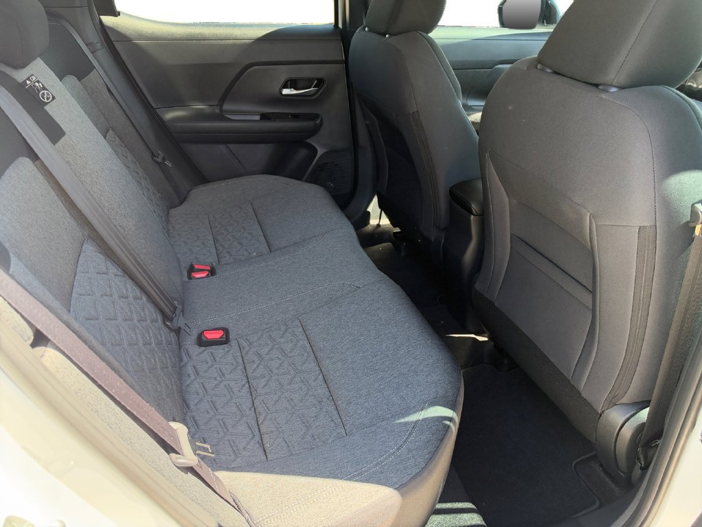 Used 2026 Nissan Kicks SV FWD image 17