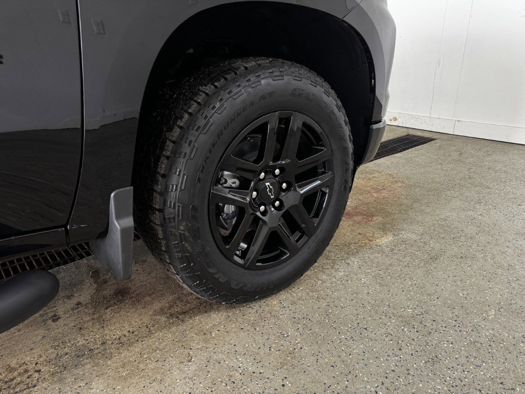 New 2026 Chevrolet Silverado 1500 Custom w/ Turbomax Blackout Package image 30