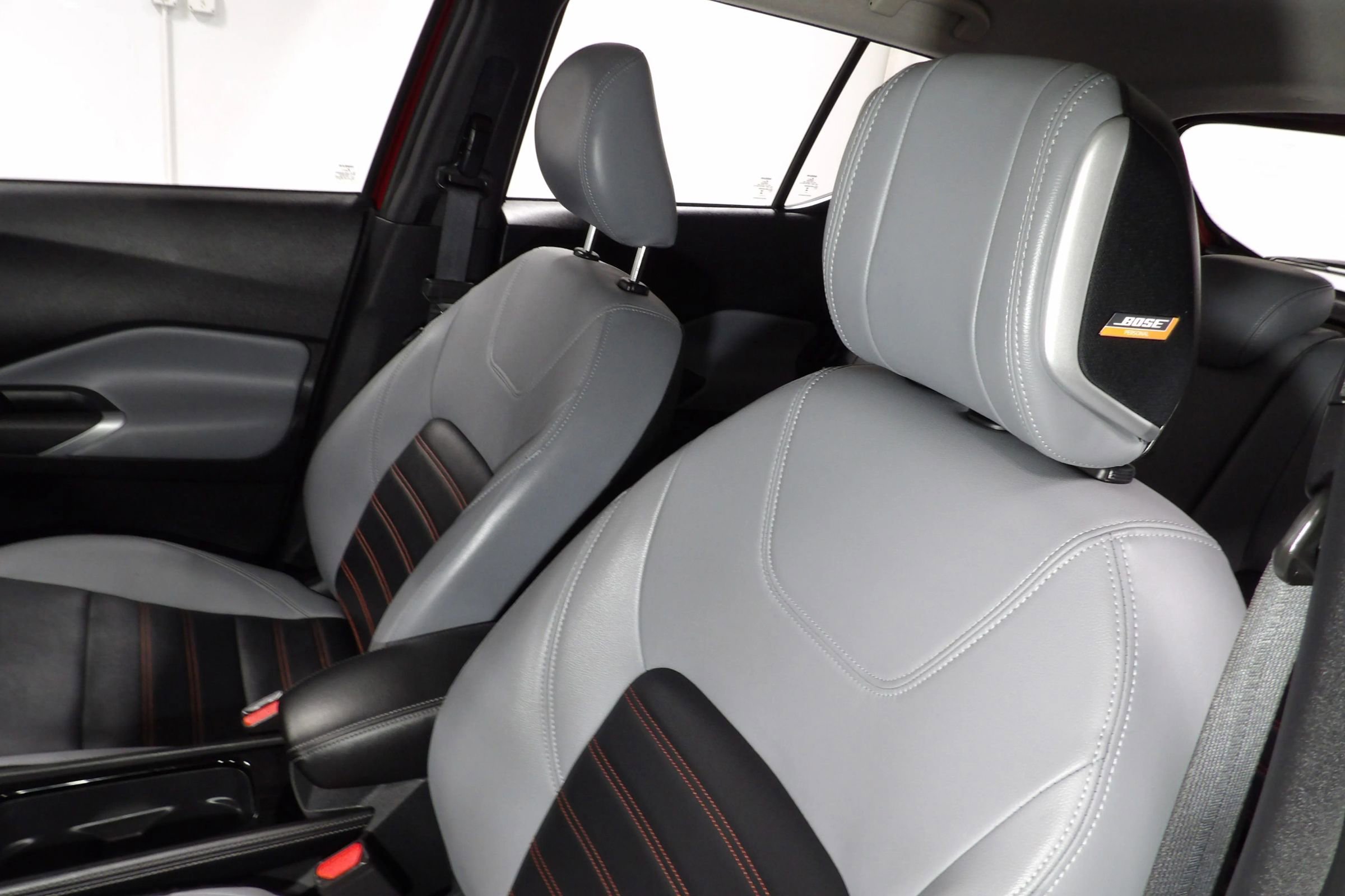 Used 2024 Nissan Kicks SR w/ SR Premium Package image 11