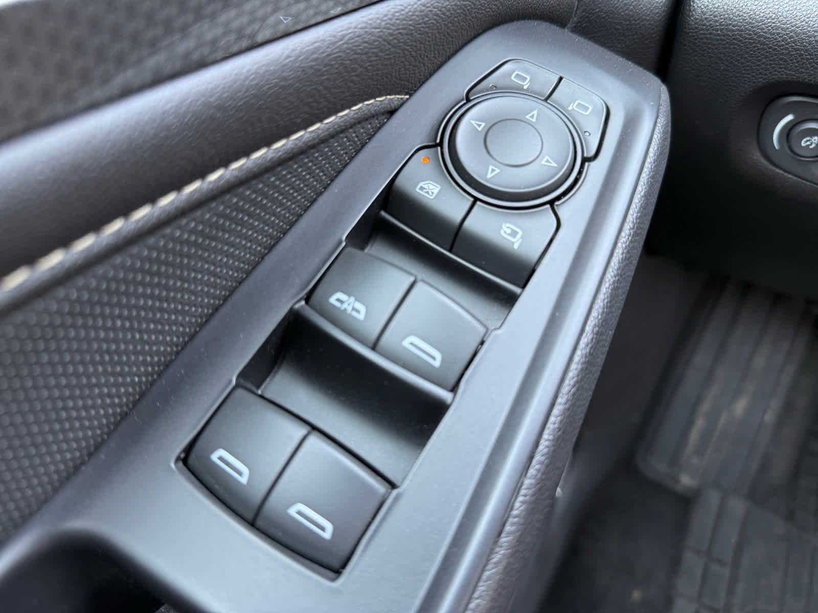 Used 2023 Chevrolet Traverse Premier AWD/4WD image 26
