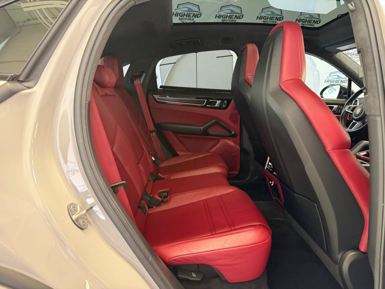 Used 2022 Porsche Cayenne GTS AWD/4WD image 24