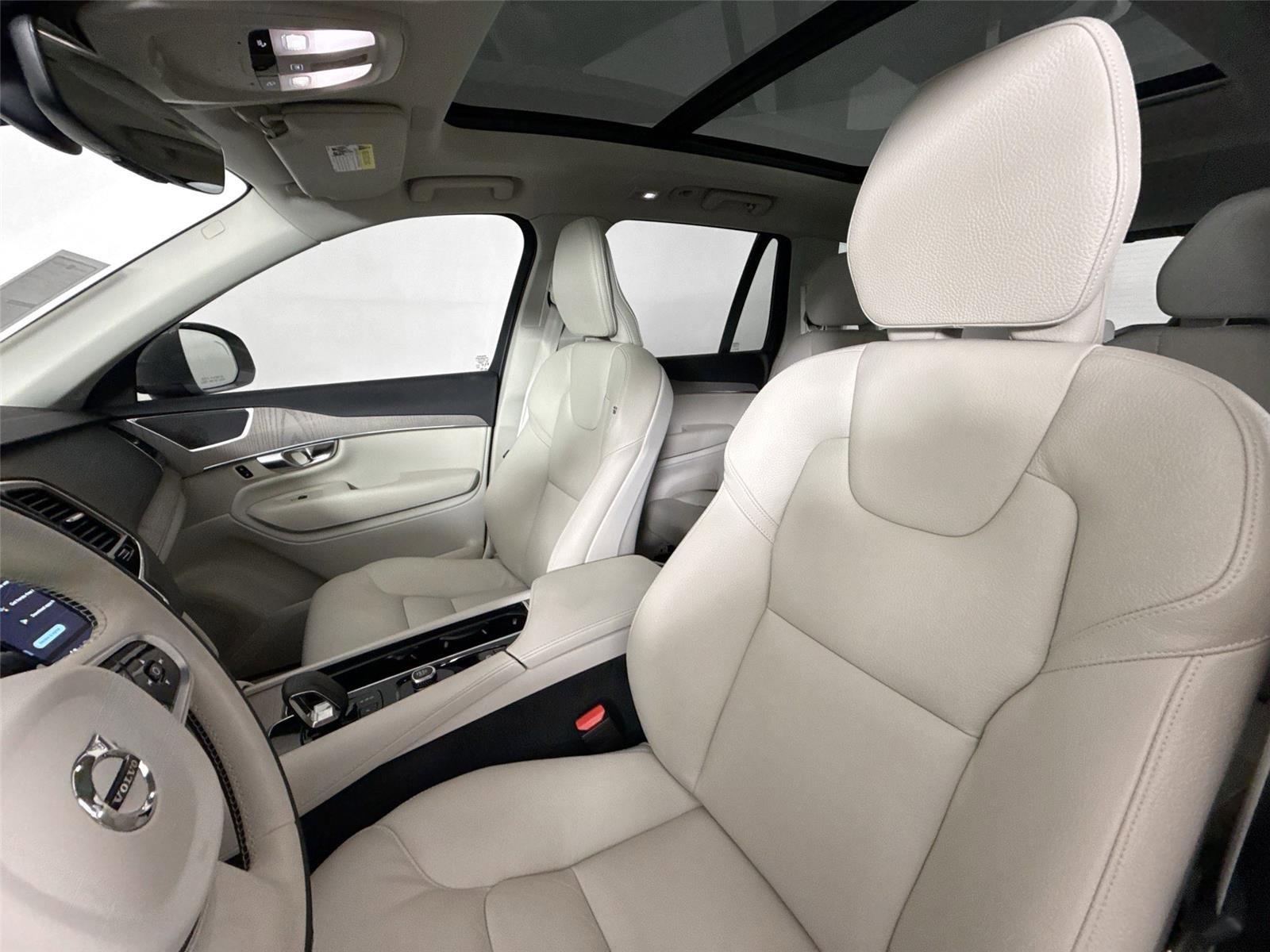 Used 2025 Volvo XC90 B6 Plus w/ Protection Package AWD/4WD image 3