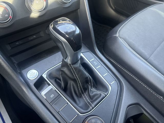 Used 2022 Volkswagen Taos SE image 16