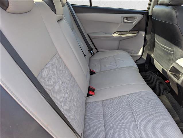 Used 2016 Toyota Camry SE image 30