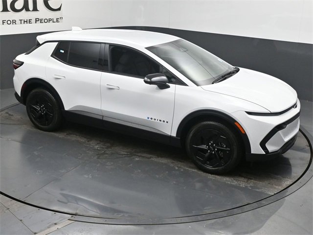 New 2026 Chevrolet Equinox EV LT image 16