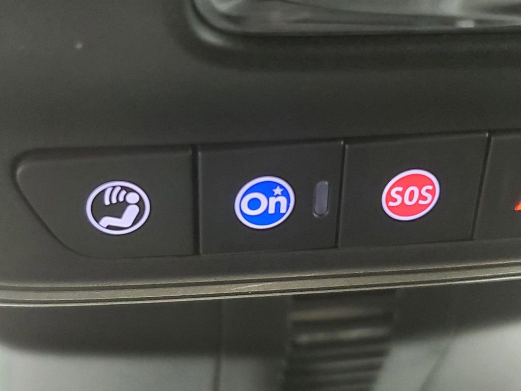 Used 2025 GMC Acadia Elevation image 17