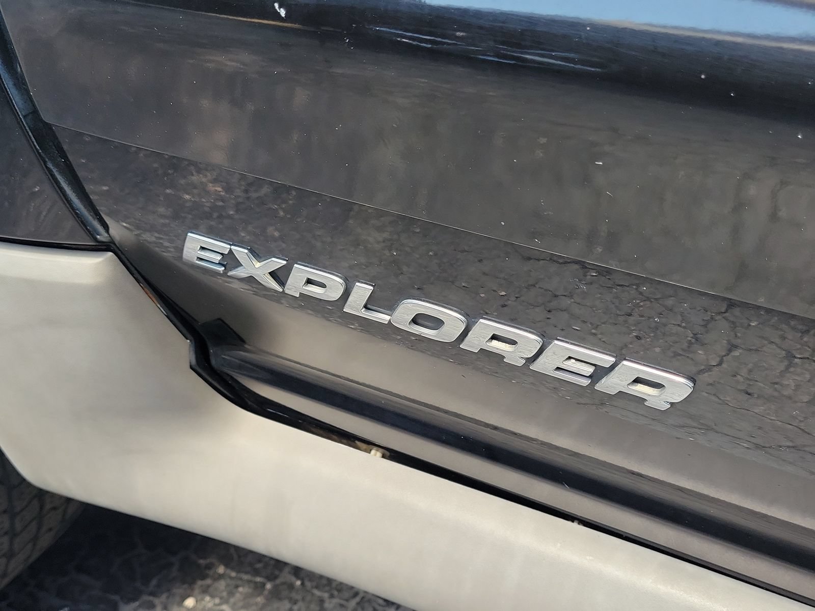 Used 2001 Ford Explorer Sport Trac 4x4 image 8