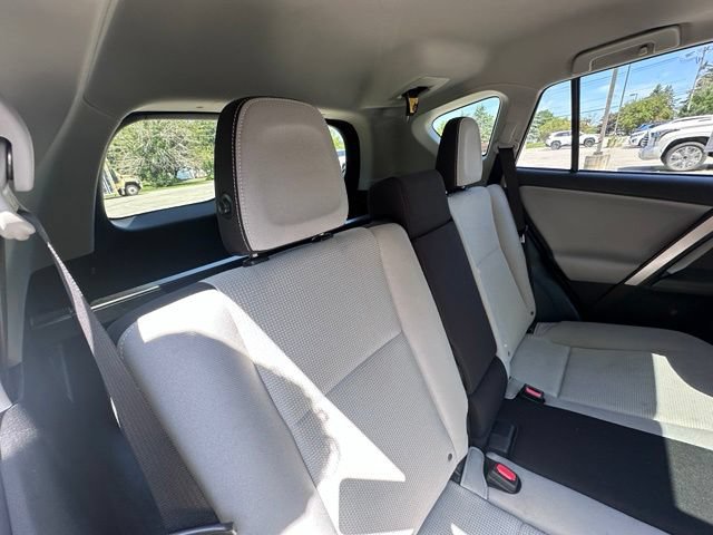 Used 2018 Toyota RAV4 XLE w/ Plus Extra Value Package AWD/4WD image 9