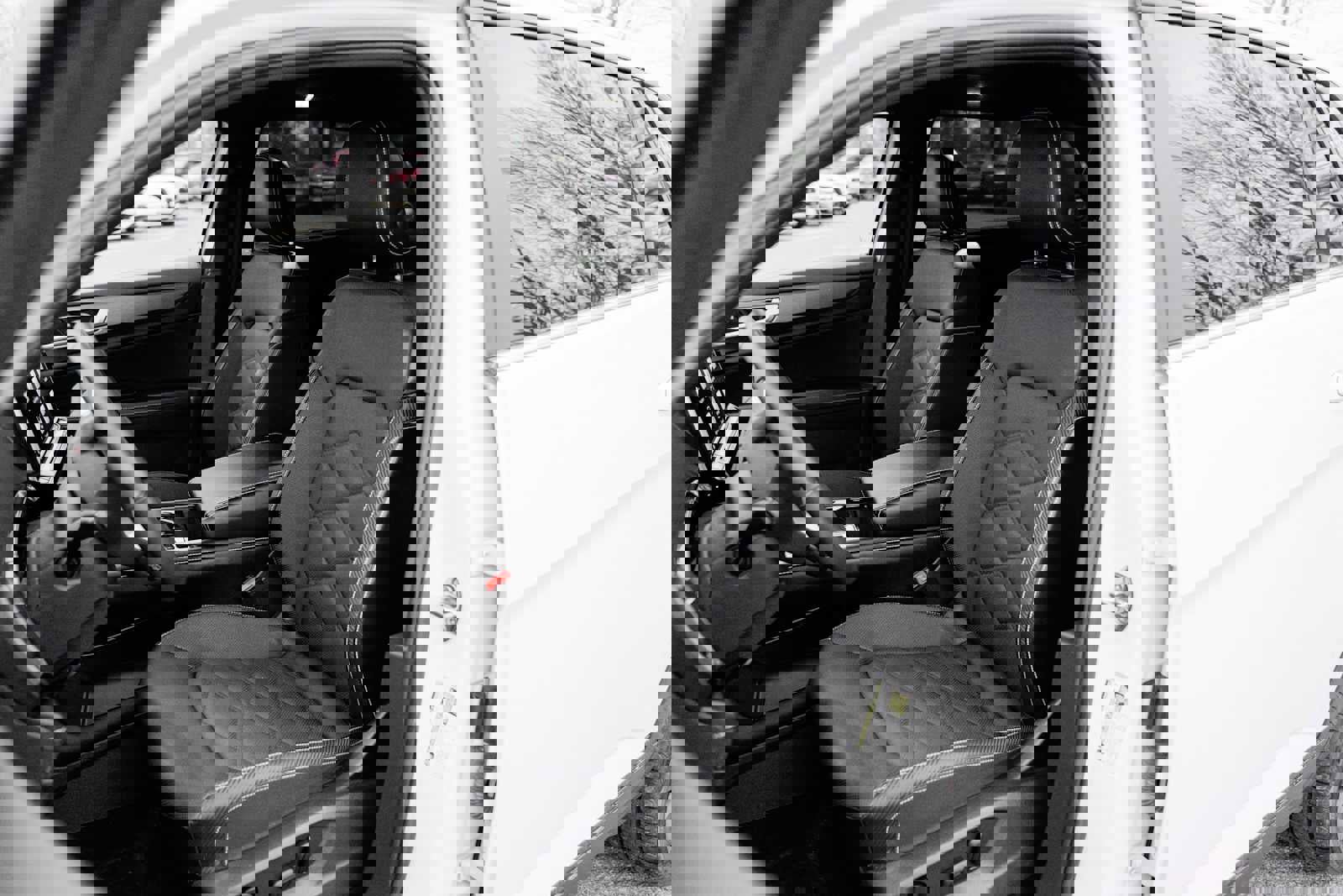 Used 2024 Volkswagen Atlas Cross Sport SE image 4