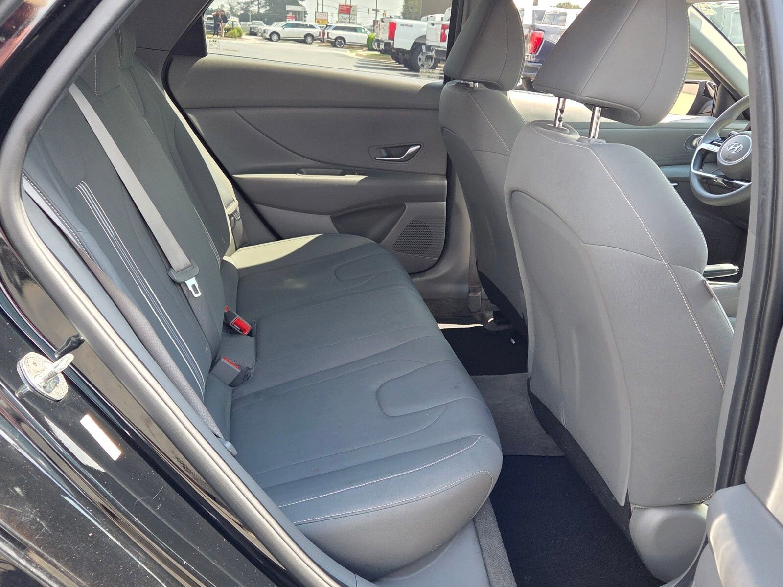 Used 2022 Hyundai Elantra SEL image 14