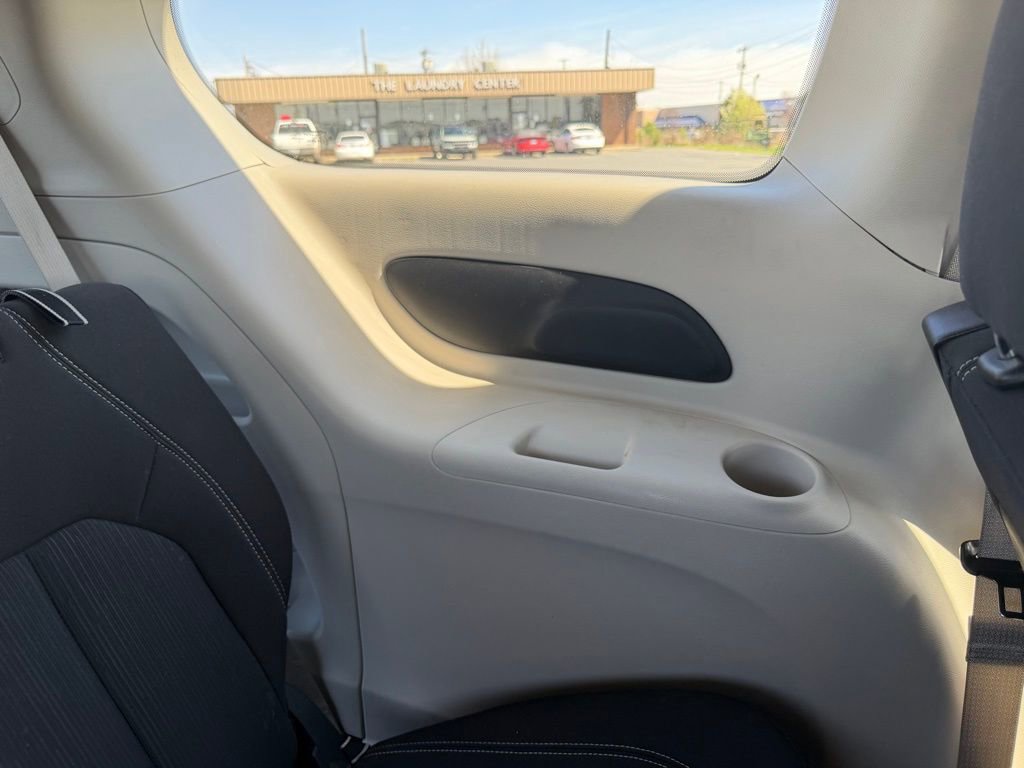 Used 2024 Chrysler Voyager LX FWD image 37
