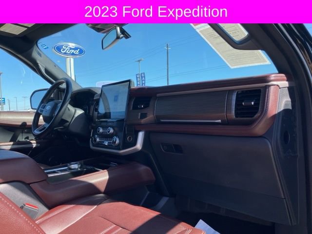 Used 2023 Ford Expedition Limited image 12