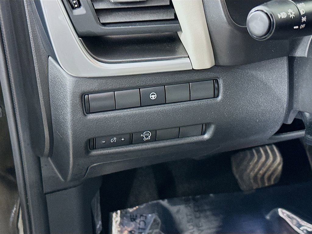 Certified 2023 Nissan Rogue SV image 16