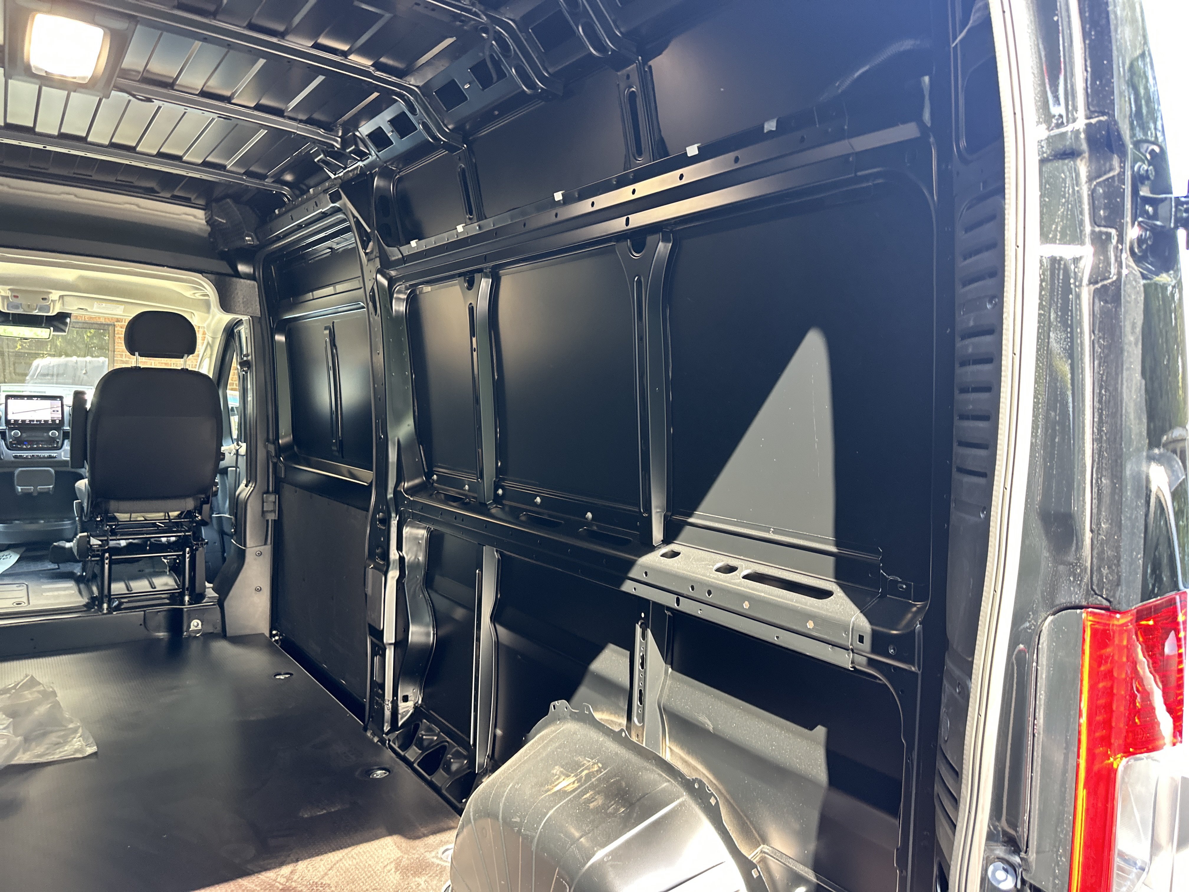 New 2026 RAM ProMaster 3500 w/ Premium Convenience Group FWD image 17
