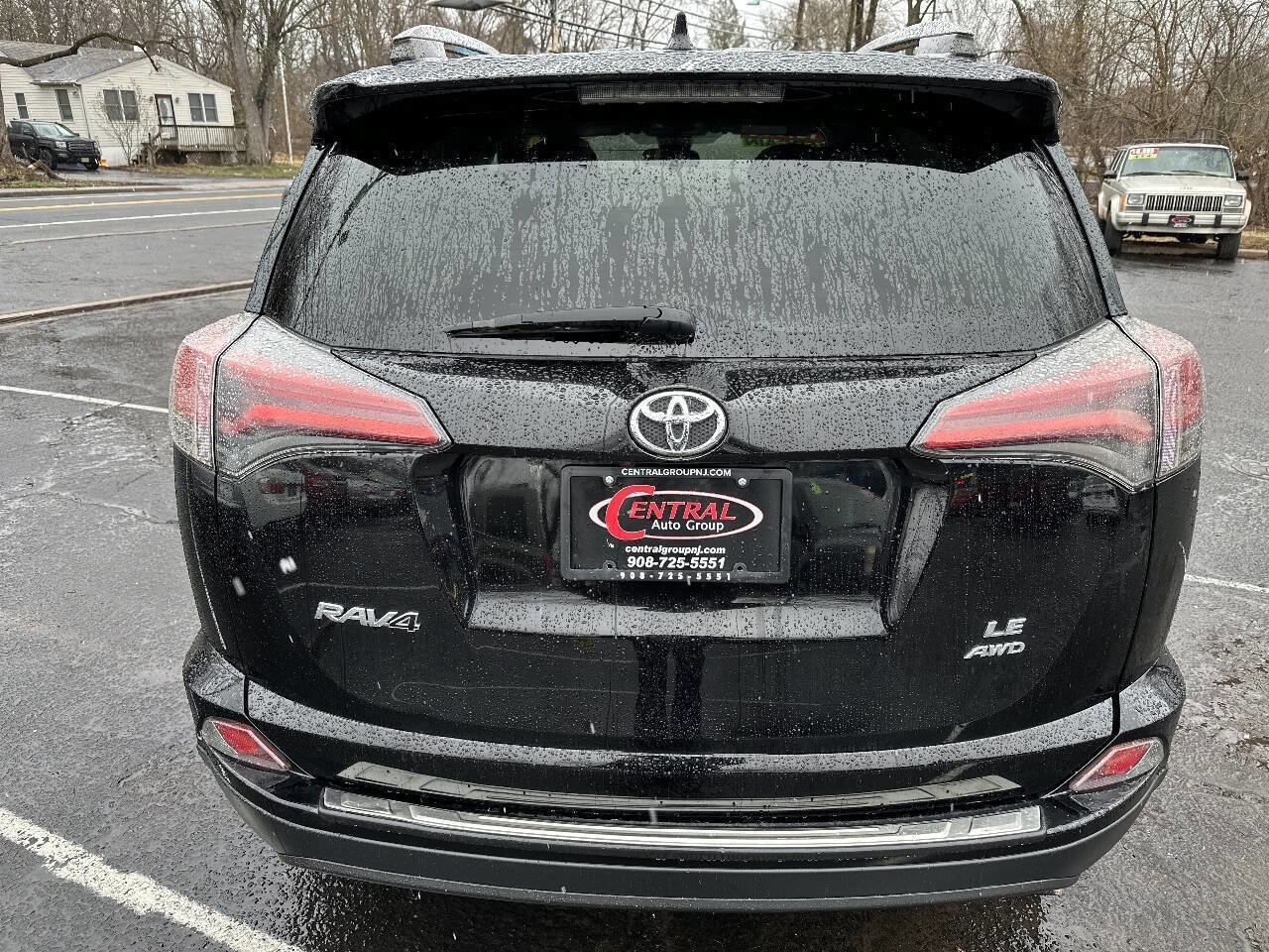 Used 2017 Toyota RAV4 LE image 7