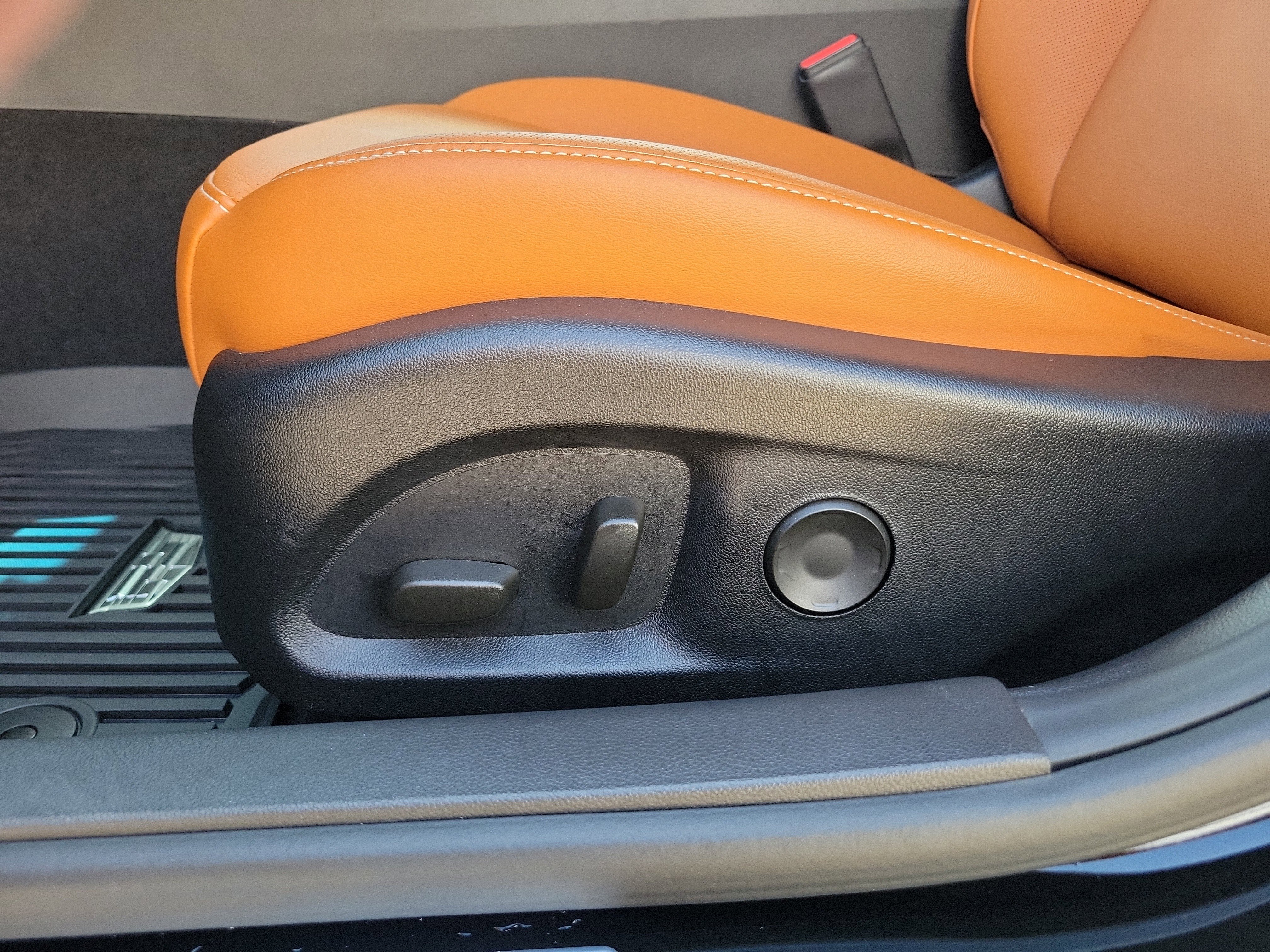 Used 2025 Cadillac CT4 Premium Luxury image 23