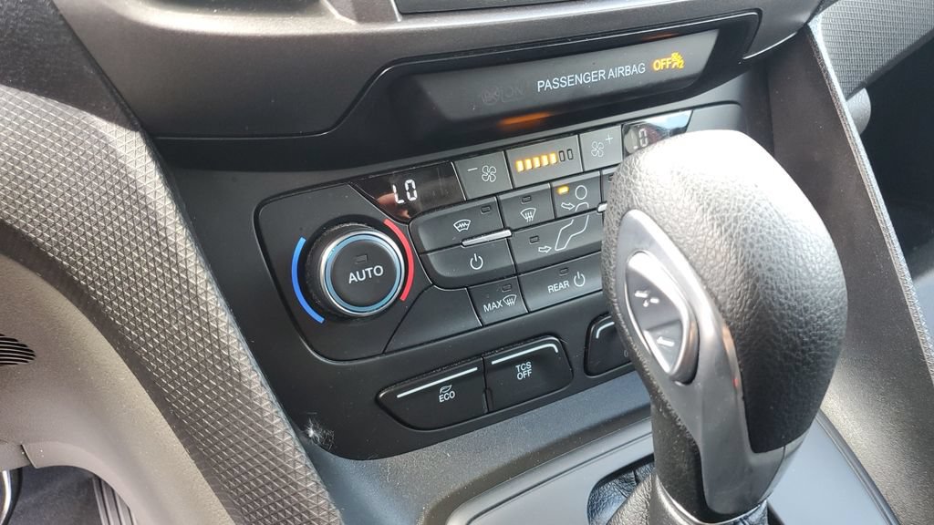 Used 2019 Ford Transit Connect XLT FWD image 16