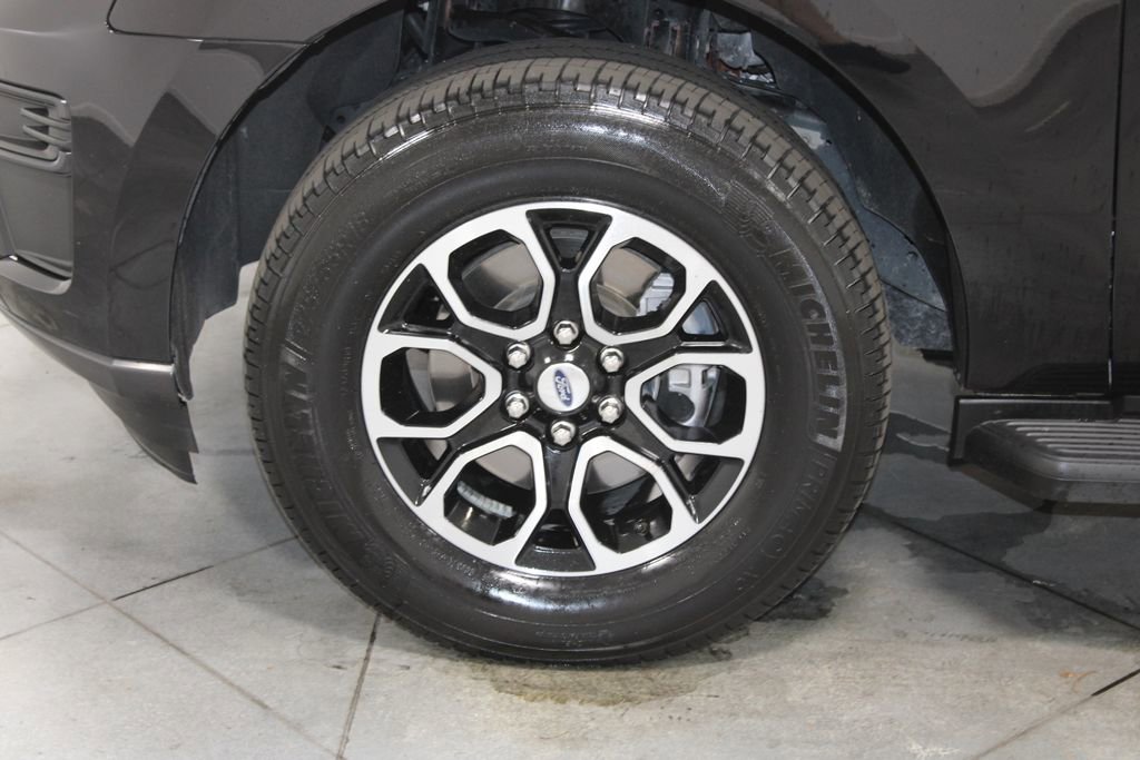 Used 2024 Ford Expedition XLT image 17