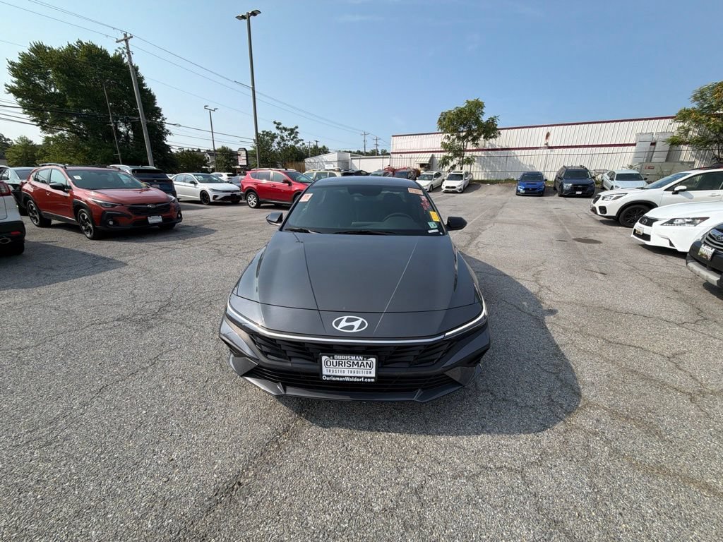 Used 2025 Hyundai Elantra Sport FWD image 16
