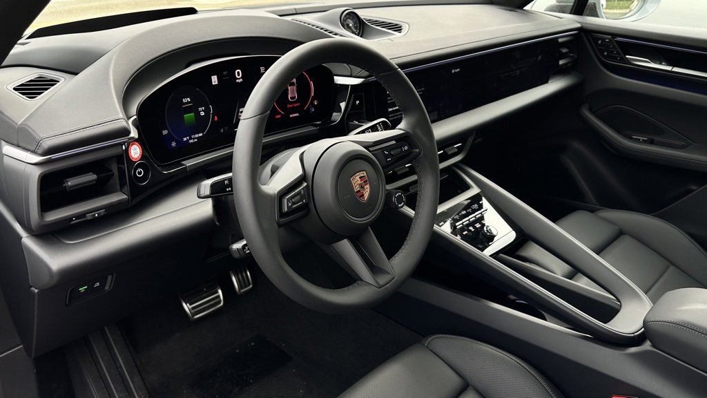 New 2025 Porsche Macan 4S Electric image 4