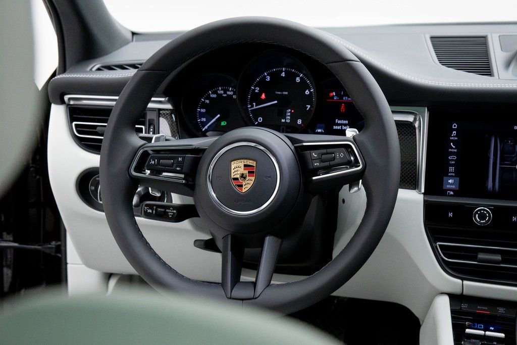 Certified 2023 Porsche Macan image 20