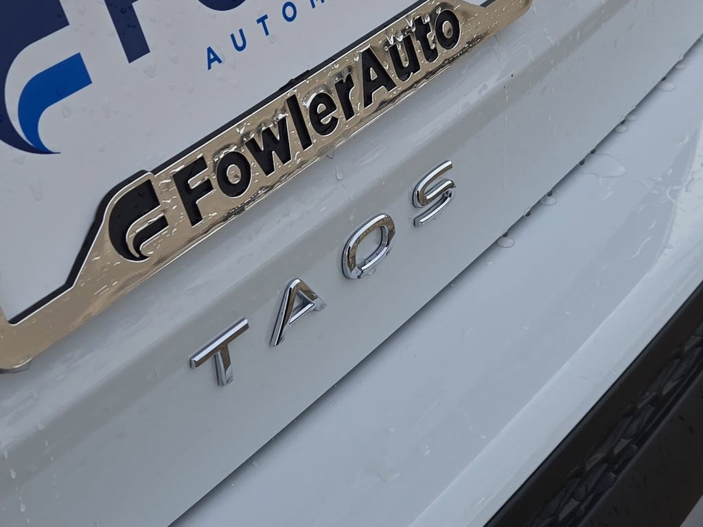 New 2026 Volkswagen Taos SE image 8