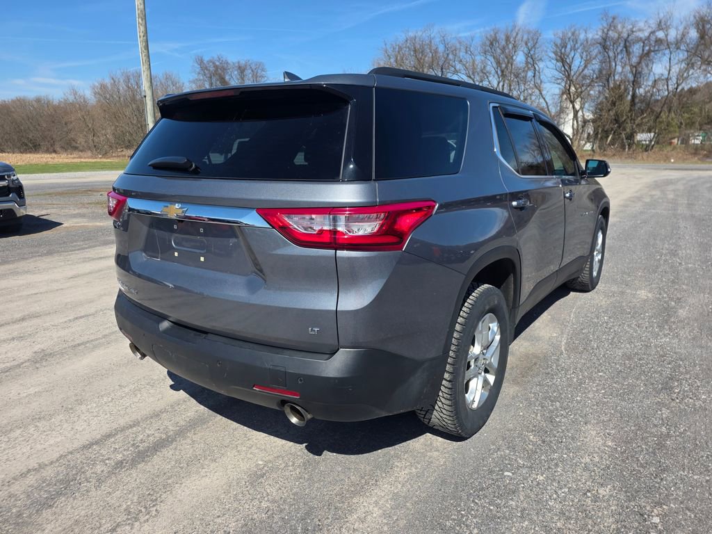 Used 2021 Chevrolet Traverse LT image 2
