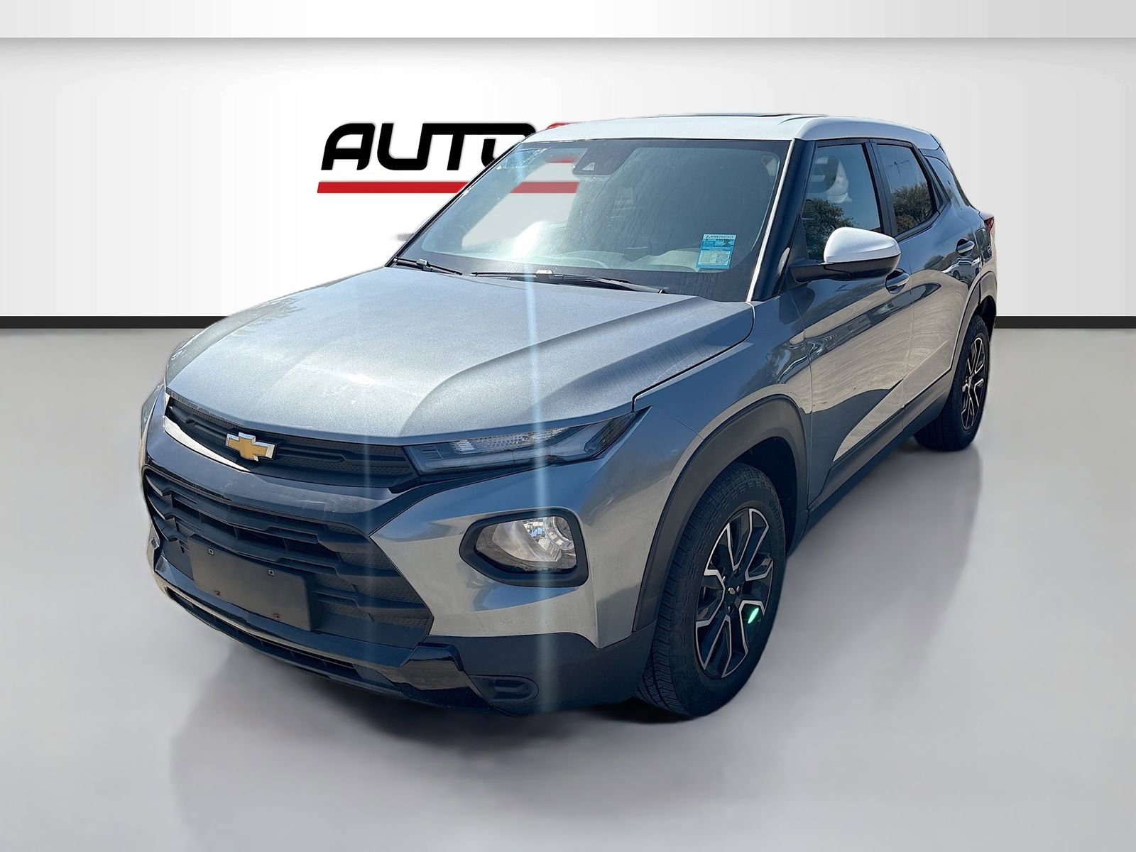 Used 2022 Chevrolet TrailBlazer ACTIV w/ Sun and Liftgate Package FWD image 3