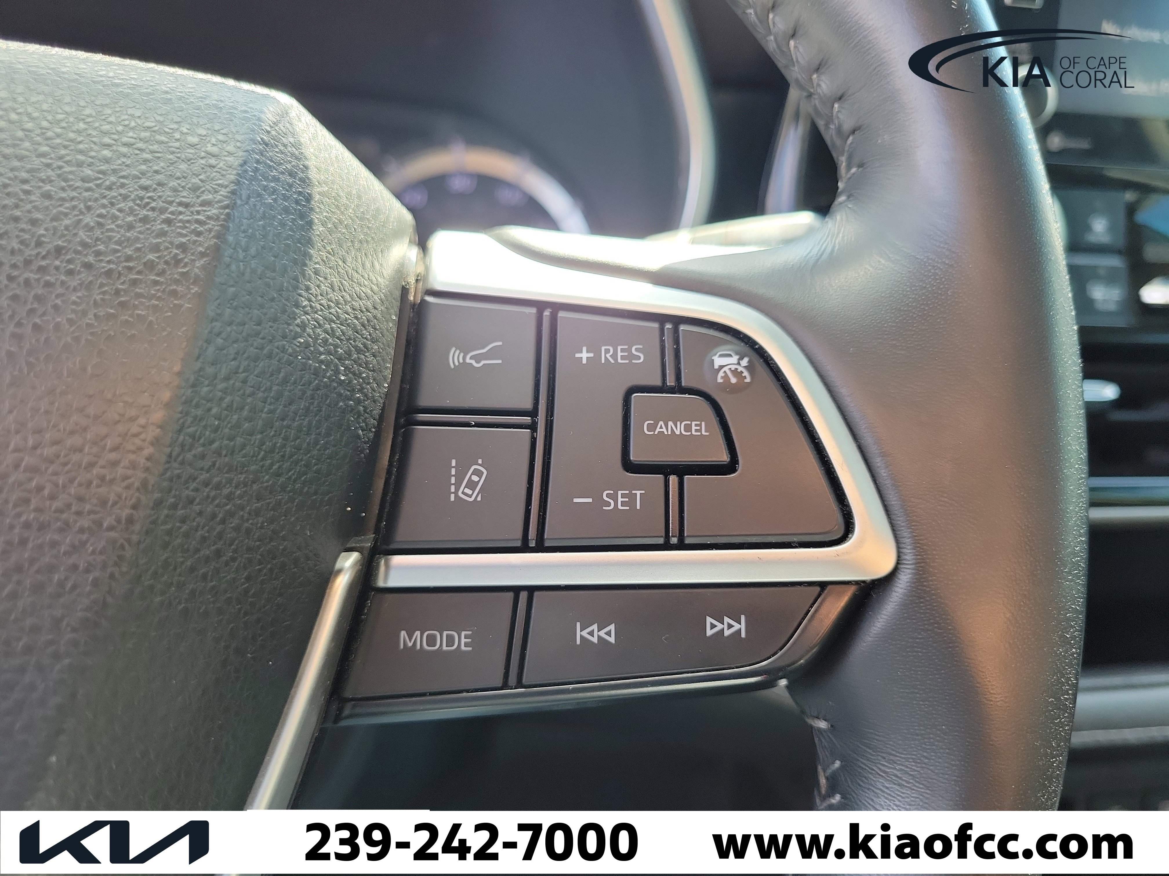 Used 2022 Toyota Highlander XLE FWD image 26