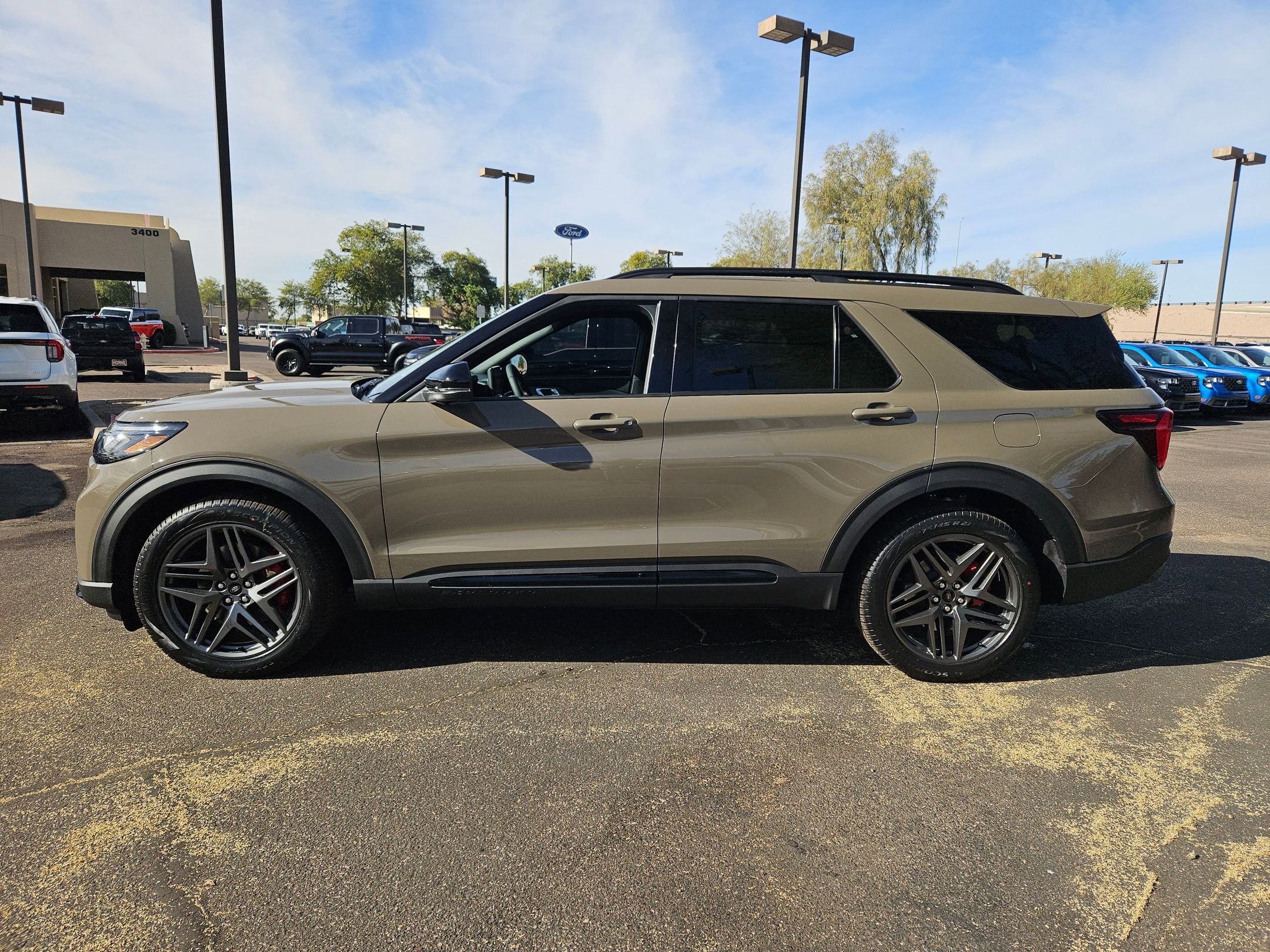 New 2026 Ford Explorer ST w/ Sun And Sound Package image 5