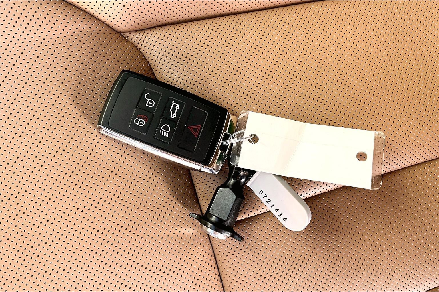 Used 2025 Land Rover Range Rover Long Wheelbase SE image 10