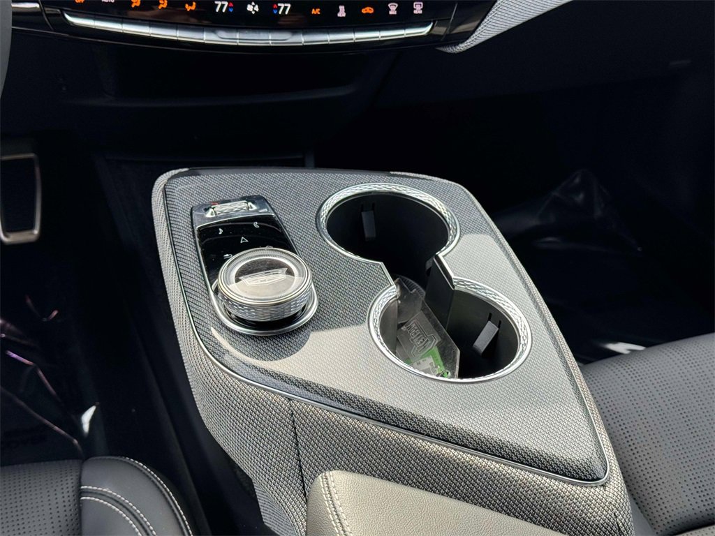 Used 2025 Cadillac Optiq Luxury 2 w/ LPO, Floor Liner Package image 30