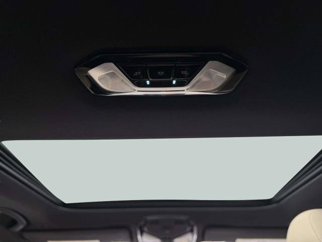 Used 2023 BMW 330i xDrive Sedan w/ Driving Assistance Package AWD/4WD image 39
