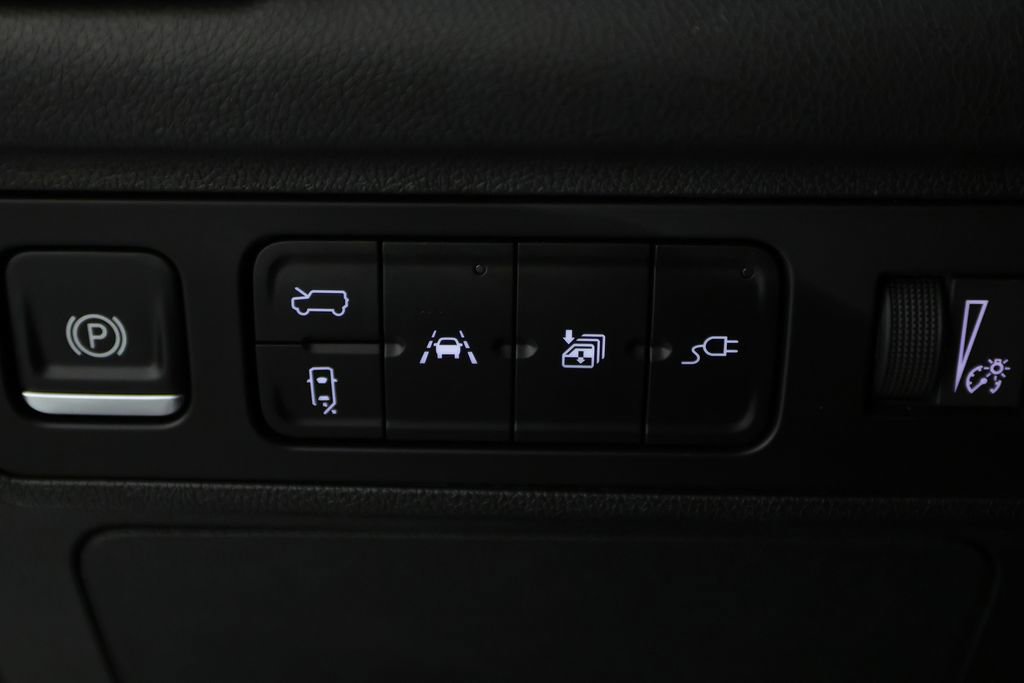 Used 2025 GMC Hummer EV 2X w/ LPO, Dark Essentials Package AWD/4WD image 25