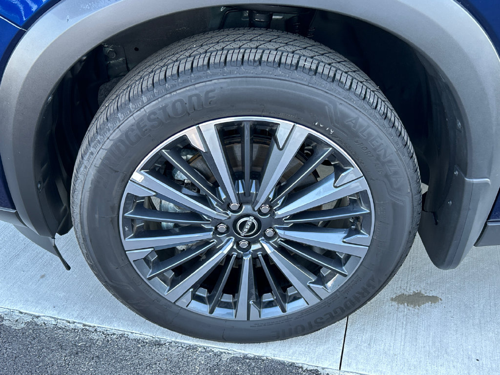 Used 2026 Nissan Pathfinder Platinum AWD/4WD image 33