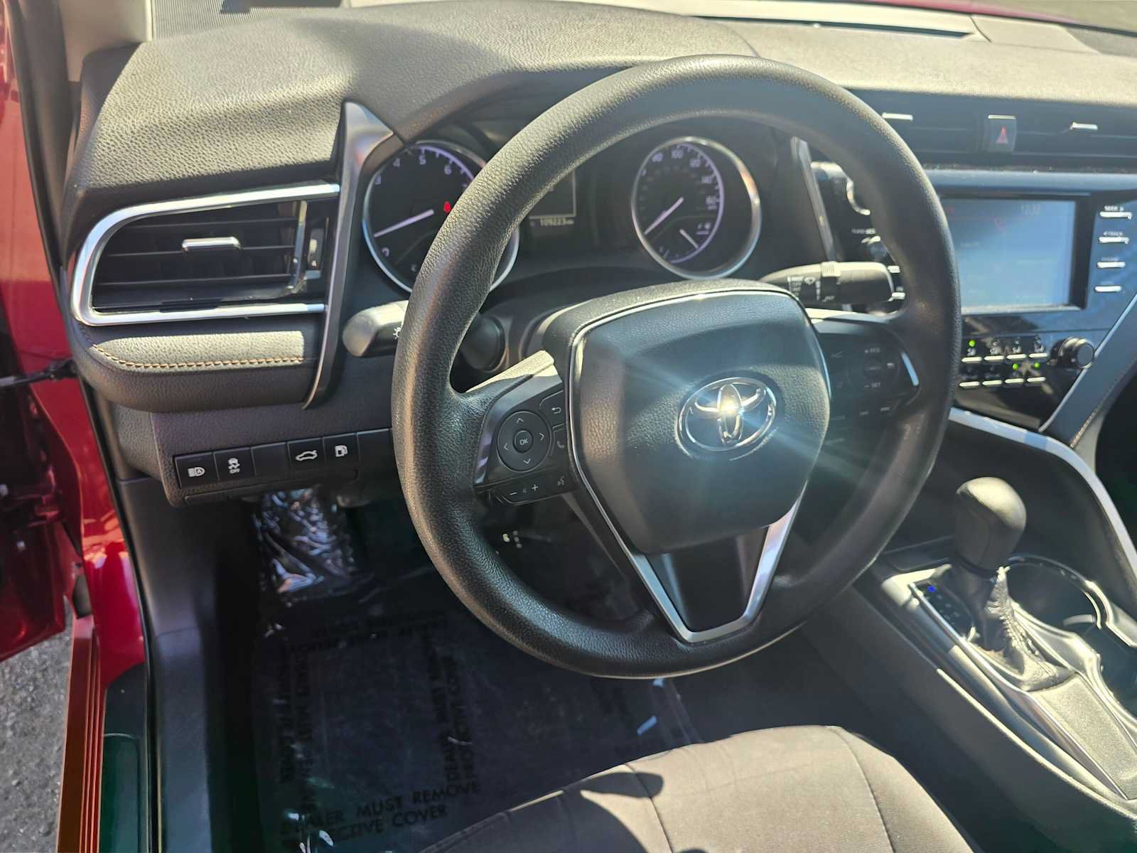 Used 2018 Toyota Camry LE FWD image 24