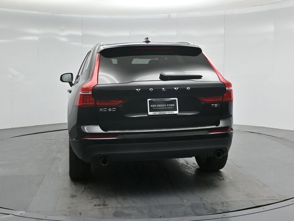 Used 2021 Volvo XC60 T5 Momentum w/ Premium Package image 27