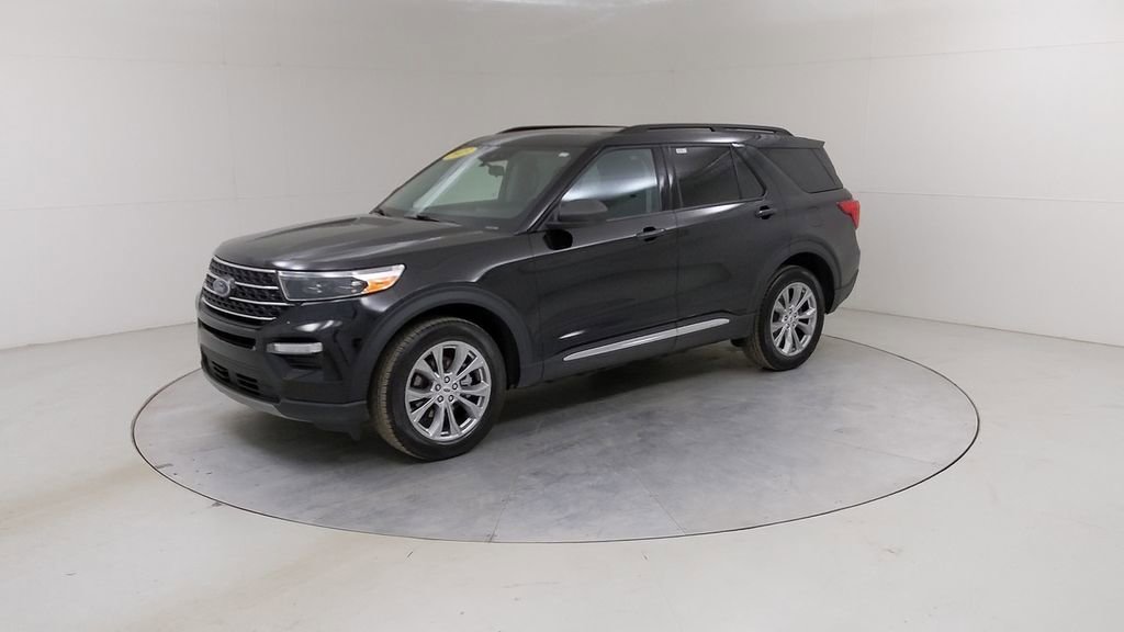 Certified 2023 Ford Explorer XLT w/ Equipment Group 202A image 21